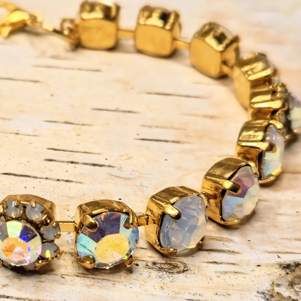 Sparkling White Crystal & Opal AB Flowers Bracelet In Classic 18K Gold Plated